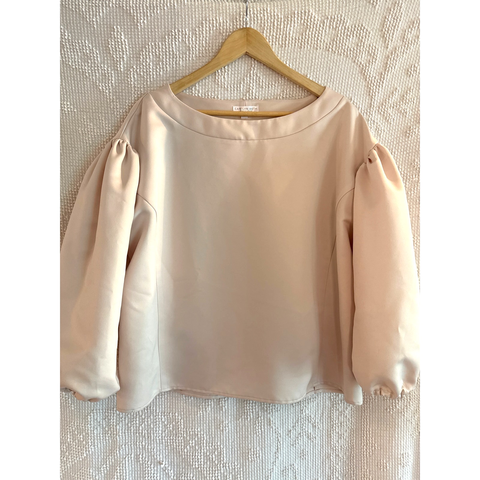 Camilyn Beth Jewel Top Size Small Medium Puffed Sleeves